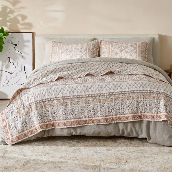 Patina Vie Maison Vintage-Inspired Floral Reversible Quilt Set with Shams - Block Floral - Gold - King